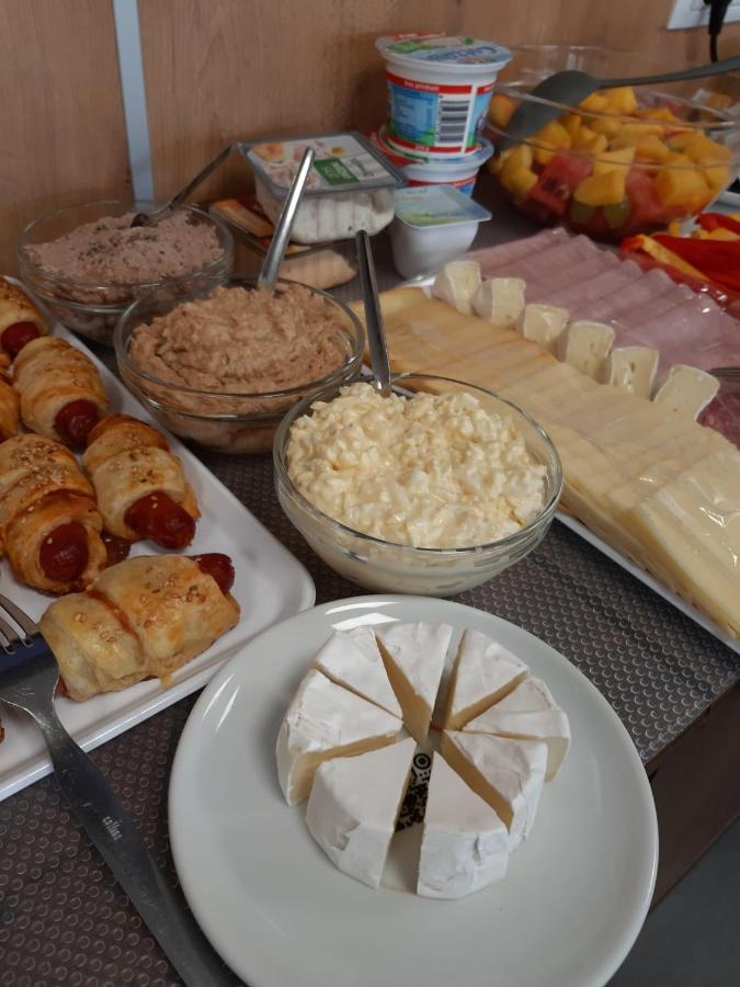 Penzion U Bustiku Sardice Екстериор снимка